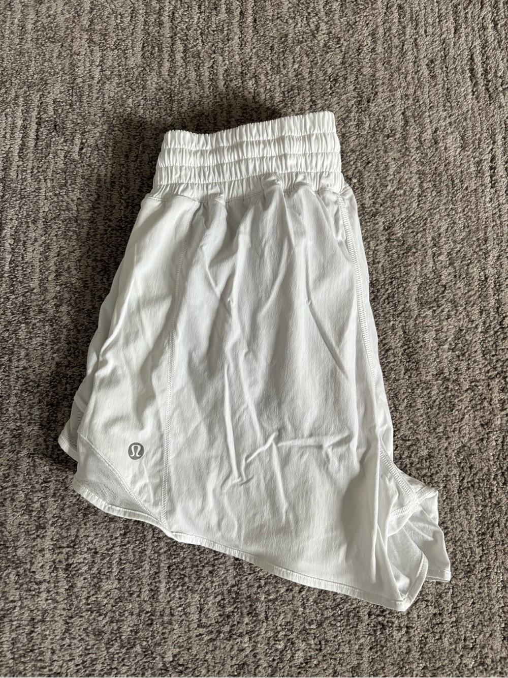 lululemon hotty hot shorts white